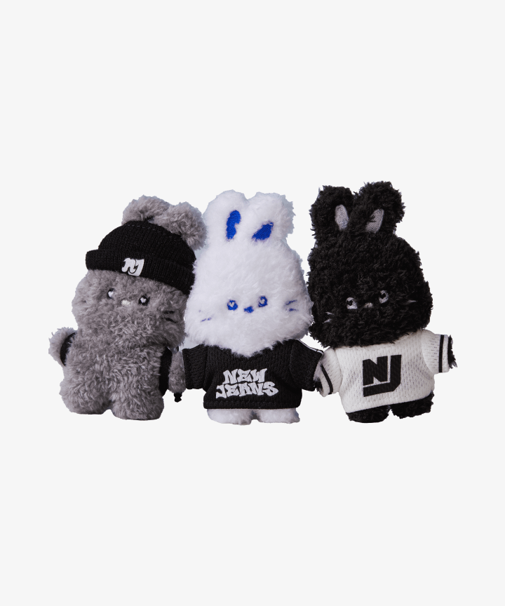 NEWJEANS - bunini MINI COSTUME KEYRING – KPOP Store in USA NEWJEANS - bunini MINI COSTUME KEYRING – KPOP Store in USA
