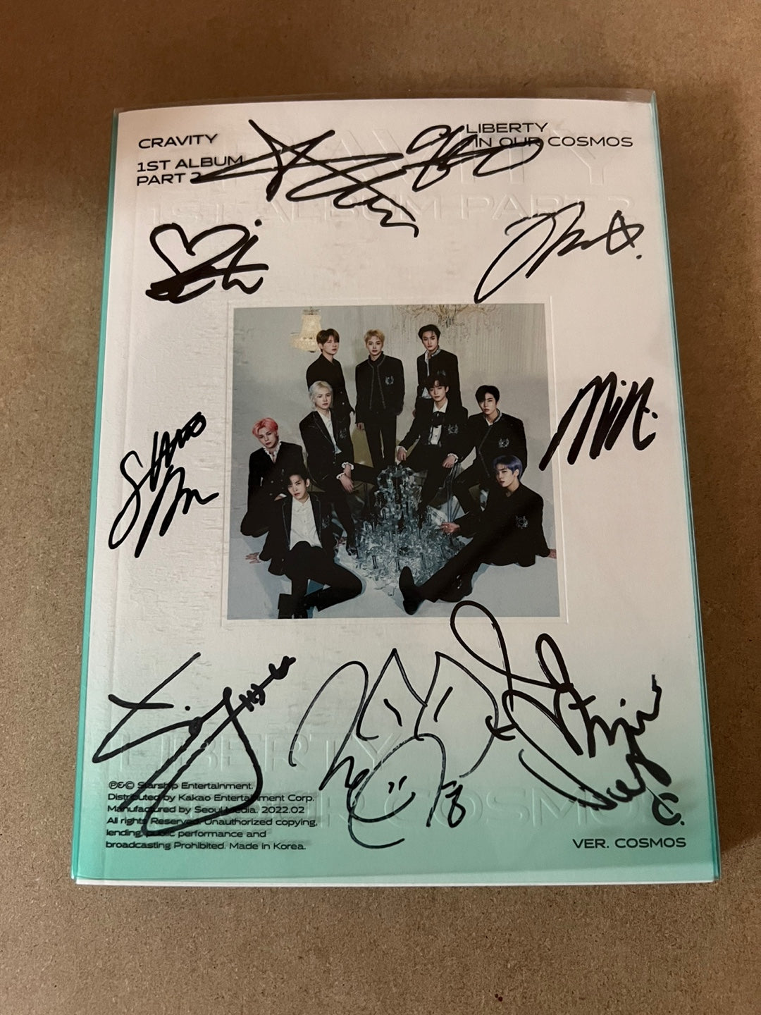 CRAVITY サイン アルバム Cravity signed album: Real or fake? : r/kpopcollections