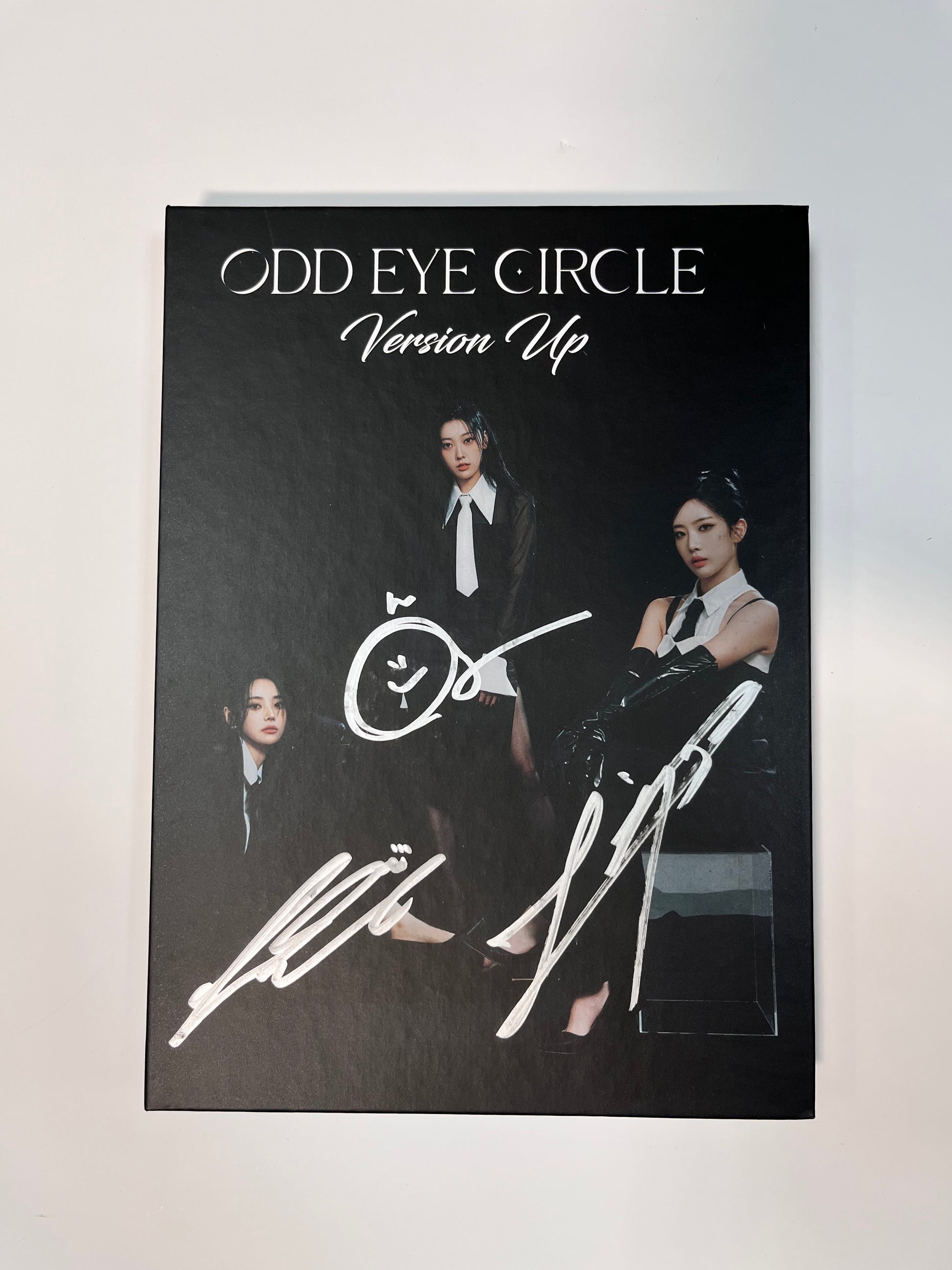 오드아이써클 (ODD EYE CIRCLE) - 미니 [Version Up] (CHOERRY VER.) AUTOGRAPHED ALBUM