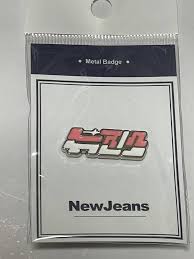 NEWJEANS LOGO PIN BADGE