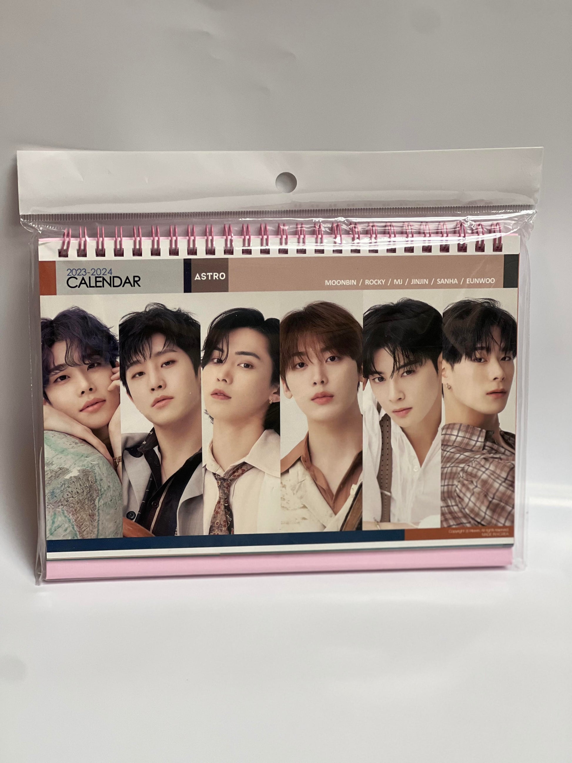 KPOP 2023-2024 PHOTO DESK CALENDAR